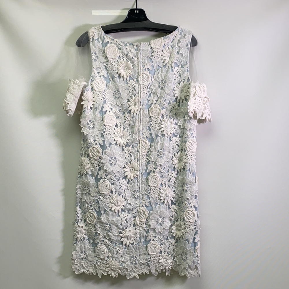Badgley Mischka 3D flower lace short sleeves cocktail dress - Picture 3 of 10